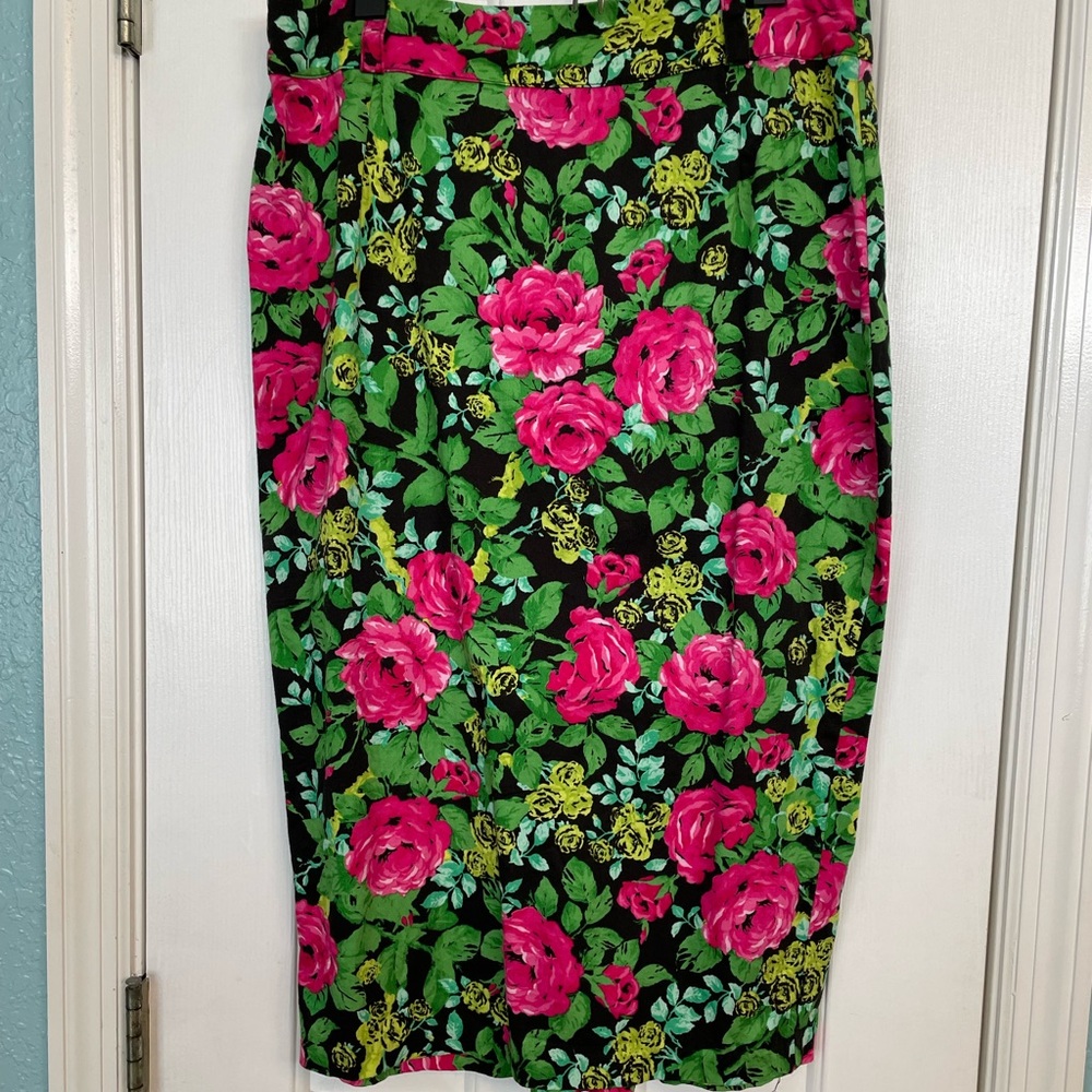Deadly Dames Black Floral Pencil Skirt